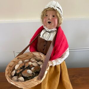 Byer’s Choice Carolers, Lady with the Crab Basket, 2005